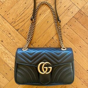 Gucci GG Marmont crossbody medium black leather NEW with box and bag